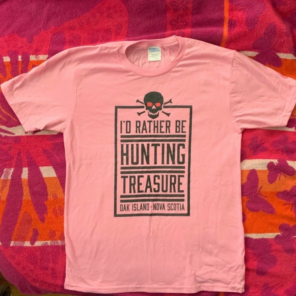 Oak Island Girl Pink Shirt Size L Skull Treasure Hunting or Women XS Canada